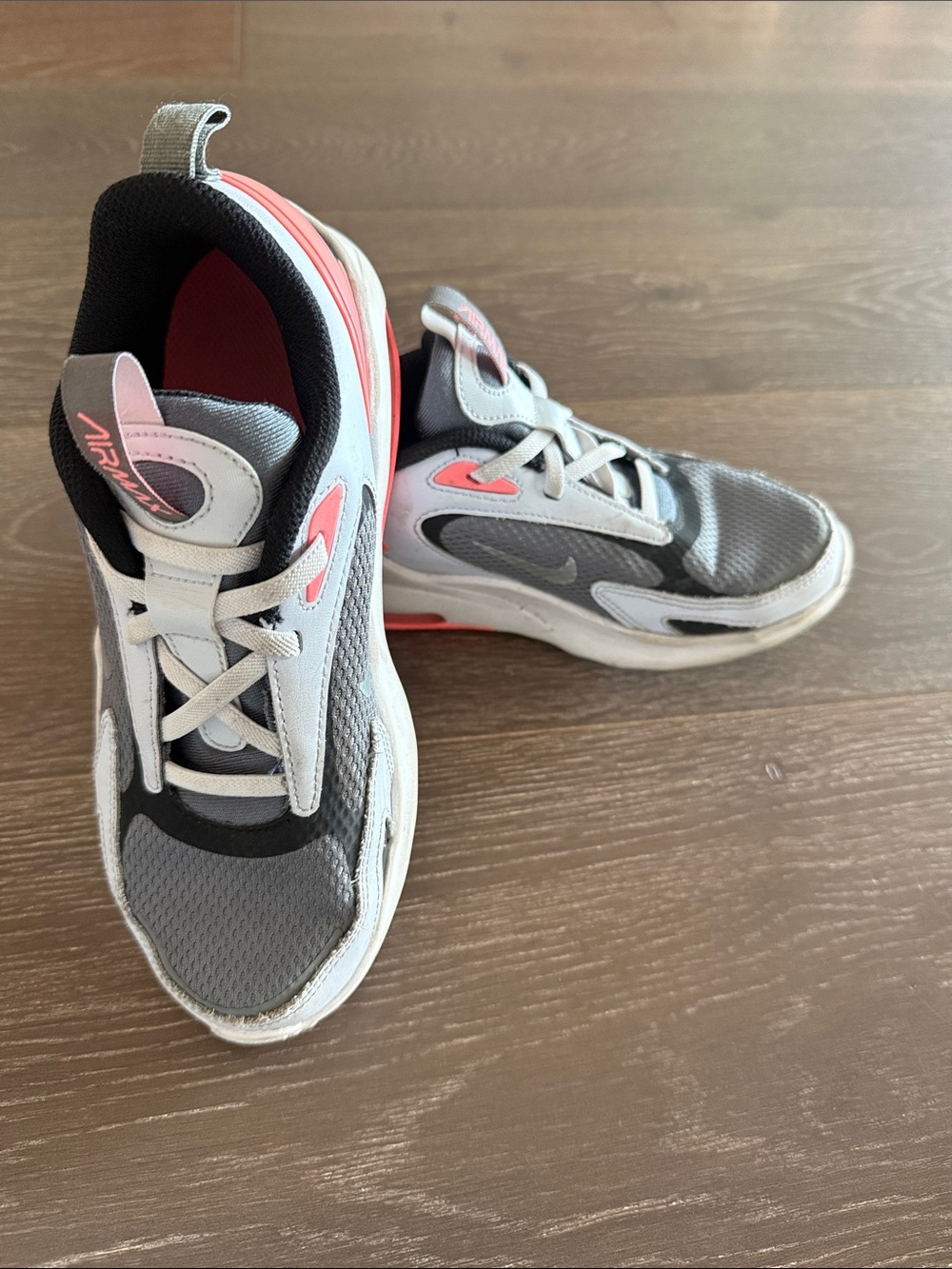 Nike Air Max Kids Gray, Black and Pink Accent Sneakers. Size 3Y